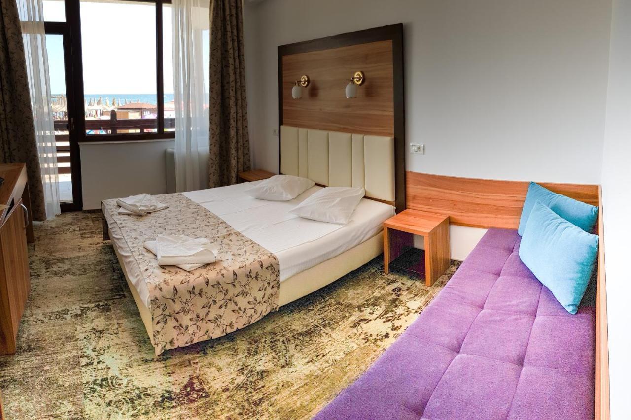 Laguna Hotel 3*