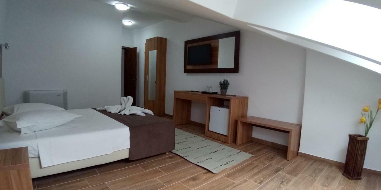 Hotel Laguna 3*